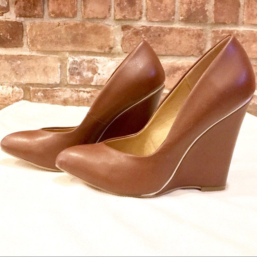 Mia Brown Slip-On Wedges - Size 5.5